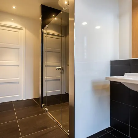 Fantastic And Spacious Apartment *