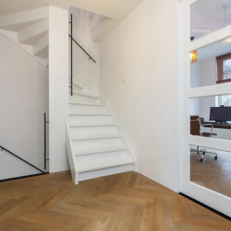 Fantastic And Spacious Apartment Rotterdam