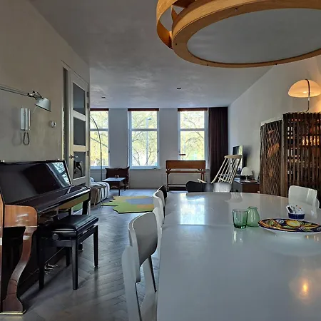 Fantastic And Spacious דירה *